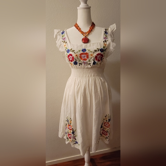 Dress - Picture 2 of 7